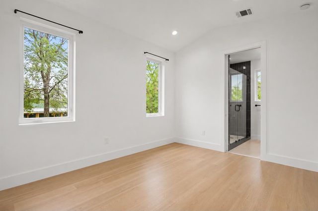 2919 E 13th ST 2, Austin, TX 78702