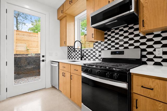 2919 E 13th ST 2, Austin, TX 78702