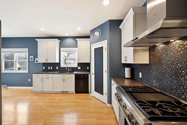 221 Glen View Road, Mount Horeb, WI 53572