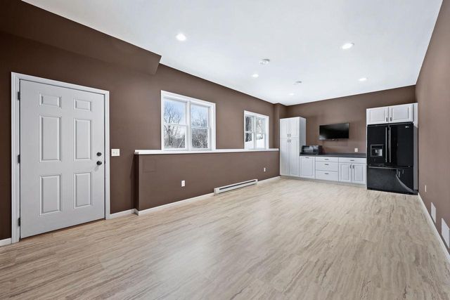 221 Glen View Road, Mount Horeb, WI 53572