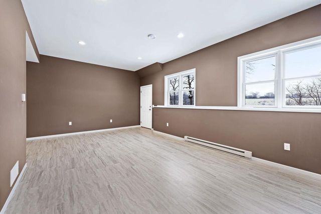 221 Glen View Road, Mount Horeb, WI 53572