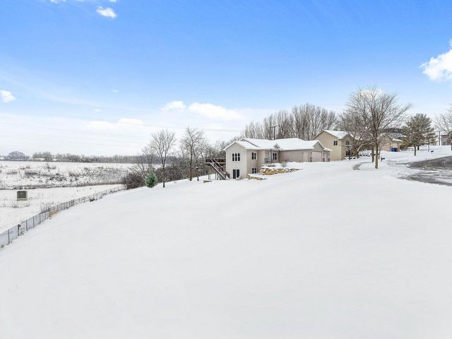221 Glen View Road, Mount Horeb, WI 53572