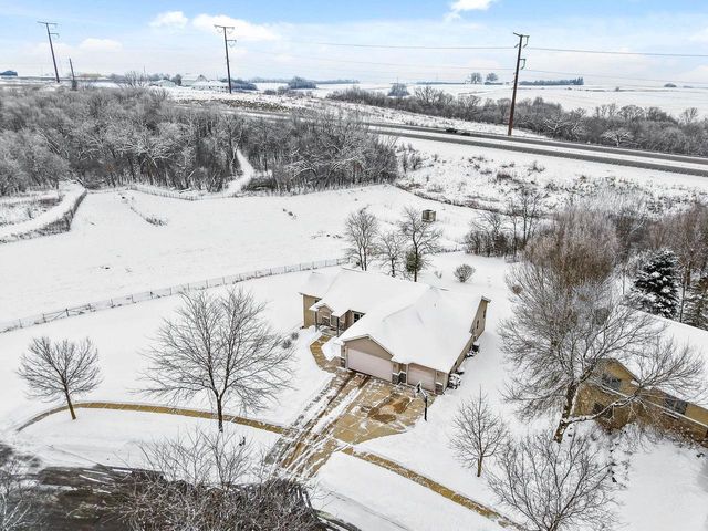 221 Glen View Road, Mount Horeb, WI 53572