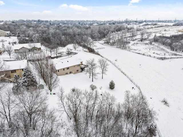 221 Glen View Road, Mount Horeb, WI 53572