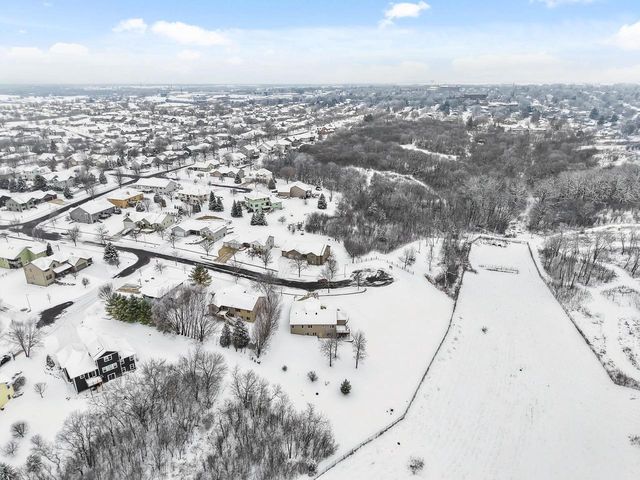 221 Glen View Road, Mount Horeb, WI 53572