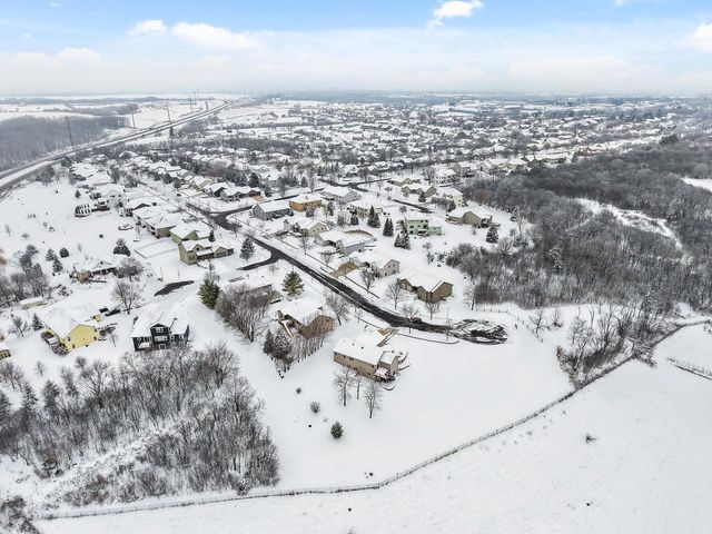 221 Glen View Road, Mount Horeb, WI 53572