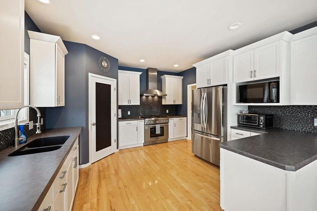 221 Glen View Road, Mount Horeb, WI 53572