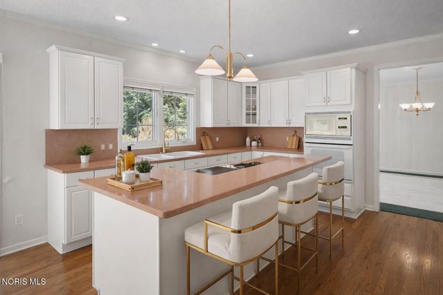 26281 Seminary Road, Perrysburg, OH 43551