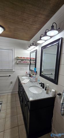 657 4th Street NW, Arab, AL 35016