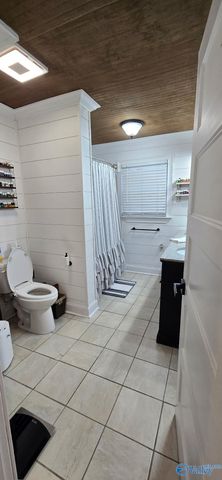 657 4th Street NW, Arab, AL 35016