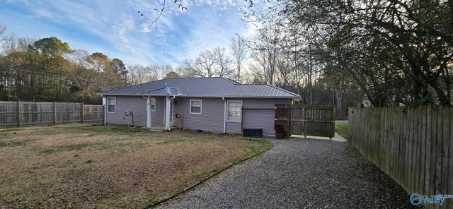 657 4th Street NW, Arab, AL 35016