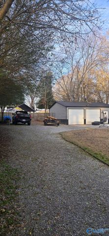657 4th Street NW, Arab, AL 35016