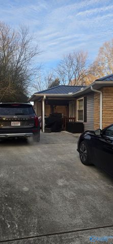 657 4th Street NW, Arab, AL 35016