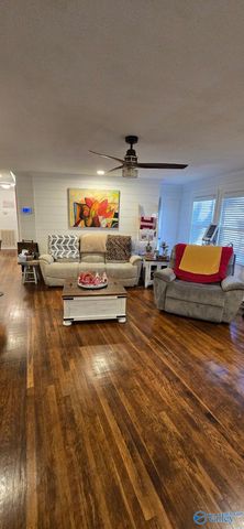 657 4th Street NW, Arab, AL 35016