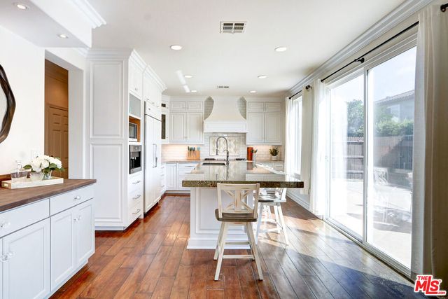 2008 Las Estrellas Court, Camarillo, CA 93012