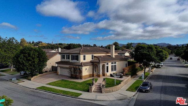 2008 Las Estrellas Court, Camarillo, CA 93012