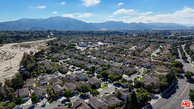 2008 Las Estrellas Court, Camarillo, CA 93012