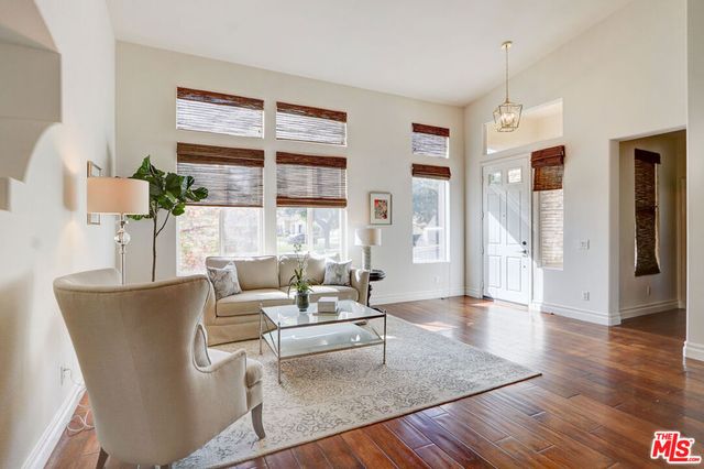 2008 Las Estrellas Court, Camarillo, CA 93012