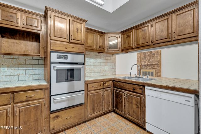 11732 CASA VIEW Drive, El Paso, TX 79936