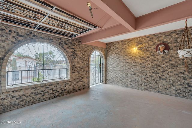 11732 CASA VIEW Drive, El Paso, TX 79936