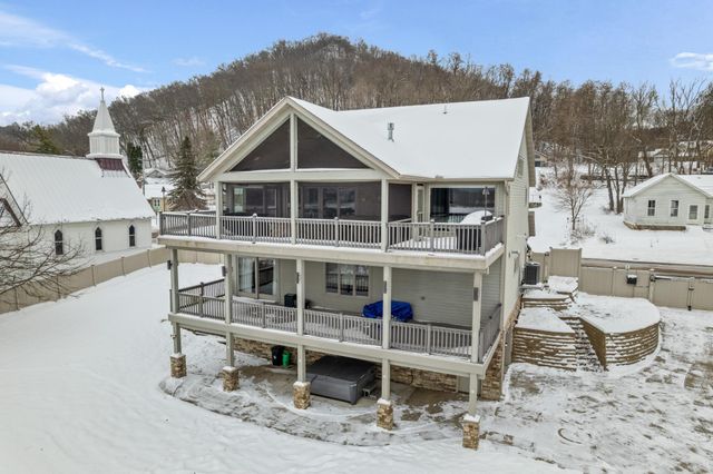 36074 Old Homer Road, Winona, MN 55987