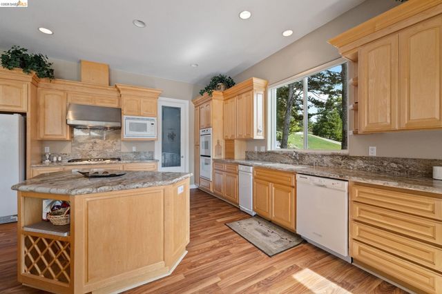 20312 Pine Mountain Dr., Groveland, CA 95321