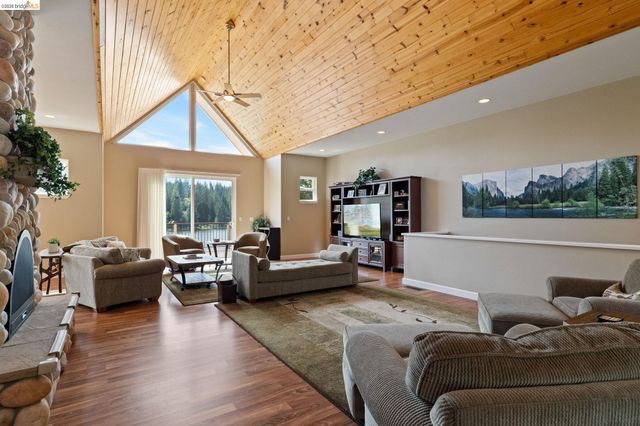 20312 Pine Mountain Dr., Groveland, CA 95321