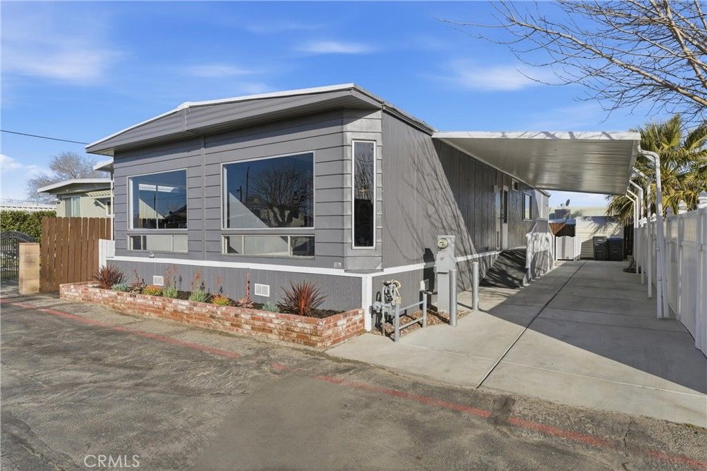 Image 1 of property listing at 3157 E Avenue I F11, Lancaster, CA 93535