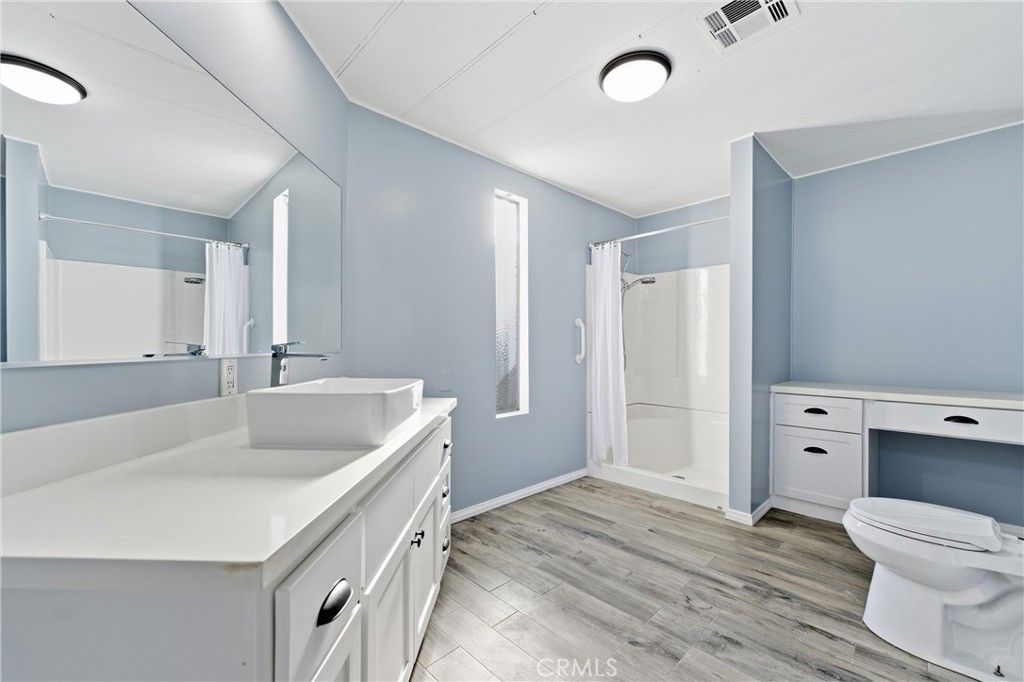 Image 15 of property listing at 3157 E Avenue I F11, Lancaster, CA 93535