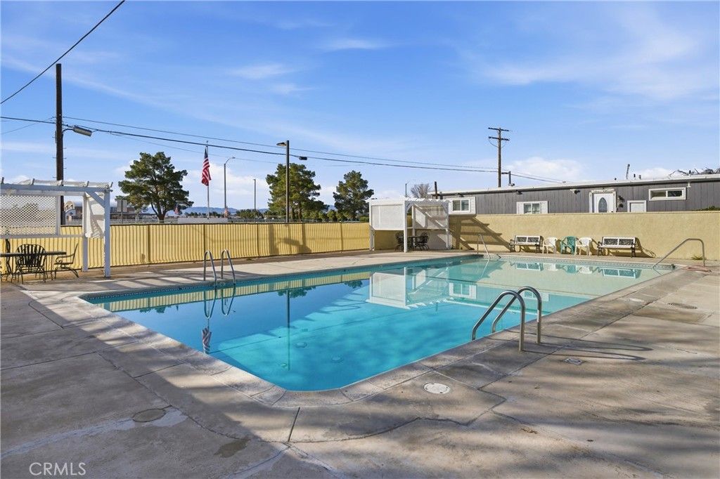 Image 16 of property listing at 3157 E Avenue I F11, Lancaster, CA 93535