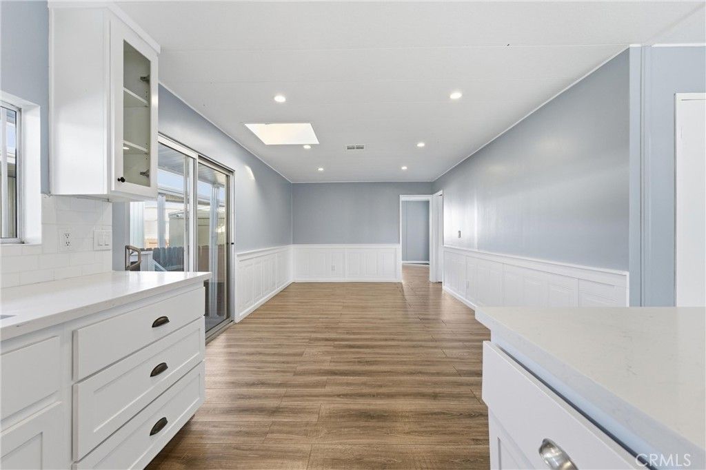 Image 4 of property listing at 3157 E Avenue I F11, Lancaster, CA 93535