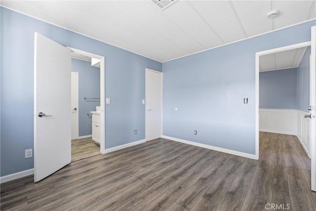 Image 9 of property listing at 3157 E Avenue I F11, Lancaster, CA 93535