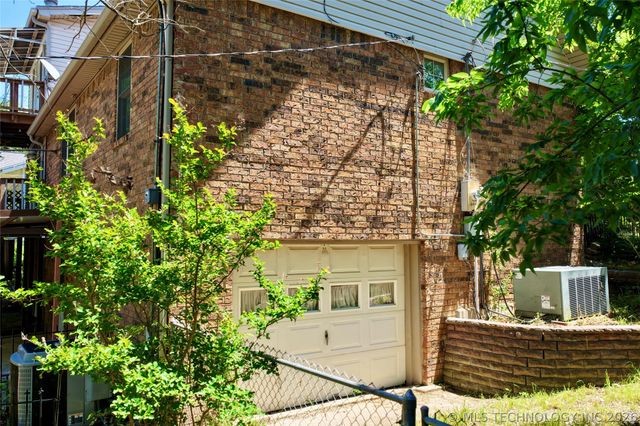 36 Hilltop, Mcalester, OK 74501