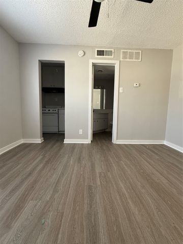 311 E 31 ST 203B, Austin, TX 78705