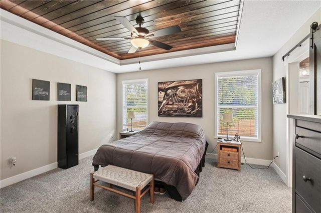 1000 NW Crestwood Drive, Grain Valley, MO 64029