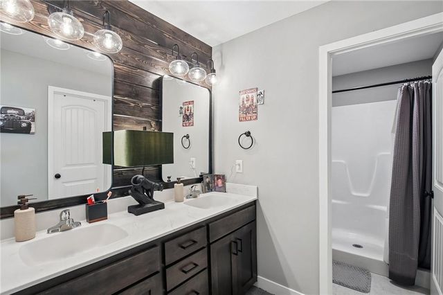 1000 NW Crestwood Drive, Grain Valley, MO 64029