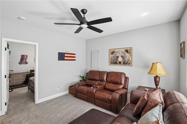 1000 NW Crestwood Drive, Grain Valley, MO 64029