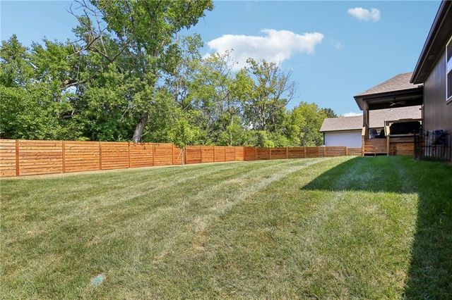 1000 NW Crestwood Drive, Grain Valley, MO 64029