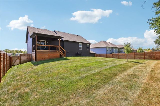 1000 NW Crestwood Drive, Grain Valley, MO 64029