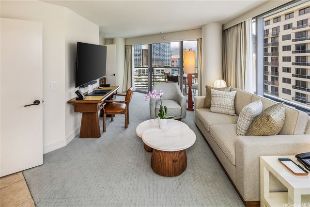223 Saratoga Road 1502, Honolulu, HI 96815