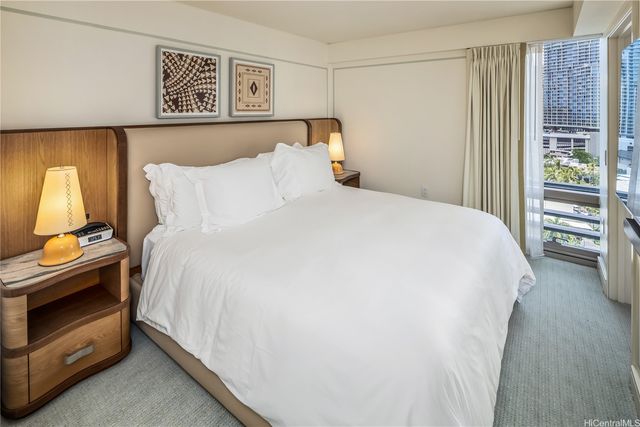223 Saratoga Road 1502, Honolulu, HI 96815