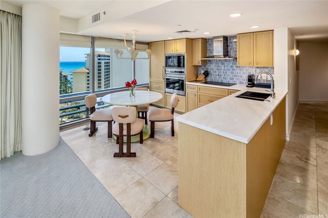 223 Saratoga Road 1502, Honolulu, HI 96815