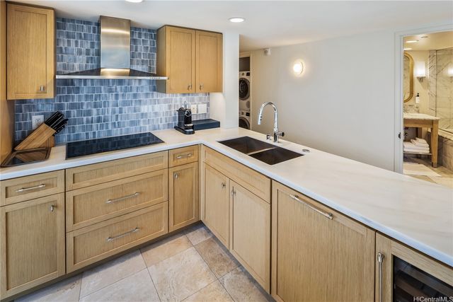 223 Saratoga Road 1502, Honolulu, HI 96815