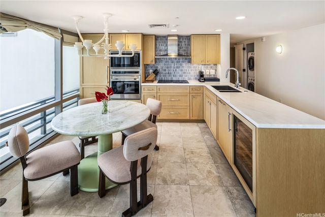 223 Saratoga Road 1502, Honolulu, HI 96815