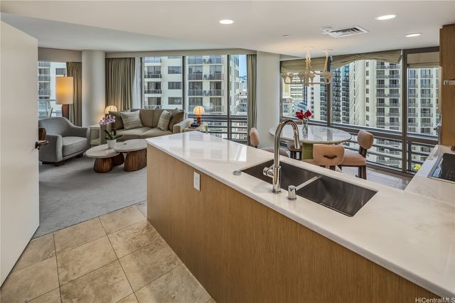 223 Saratoga Road 1502, Honolulu, HI 96815