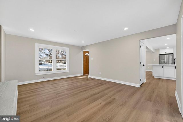 8612 COTTAGE ST SW, Vienna, VA 22180