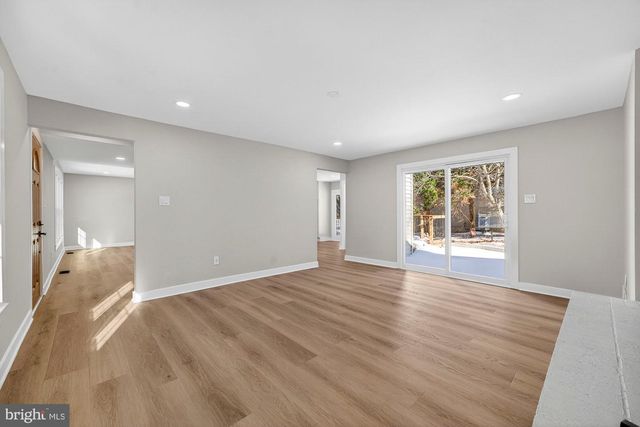 8612 COTTAGE ST SW, Vienna, VA 22180