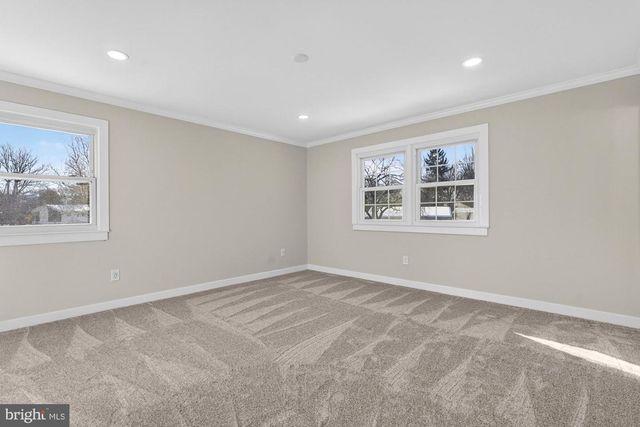 8612 COTTAGE ST SW, Vienna, VA 22180