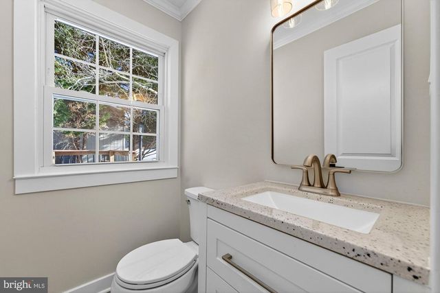 8612 COTTAGE ST SW, Vienna, VA 22180