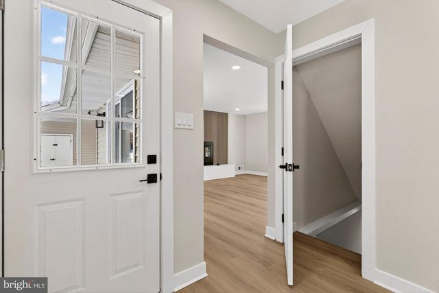 8612 COTTAGE ST SW, Vienna, VA 22180